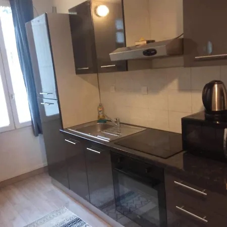 Le Charles Париж