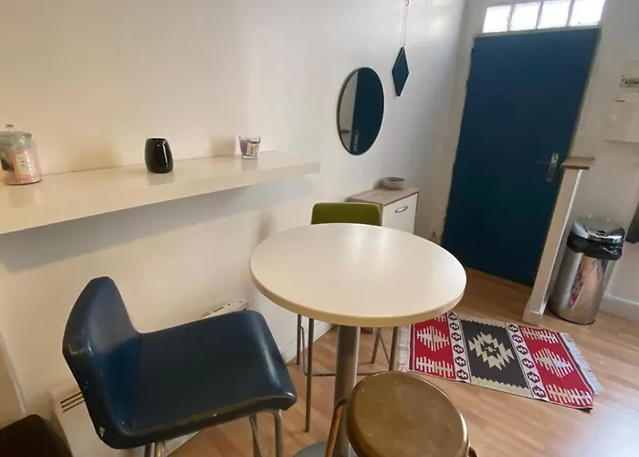 Le Charles Apartment
